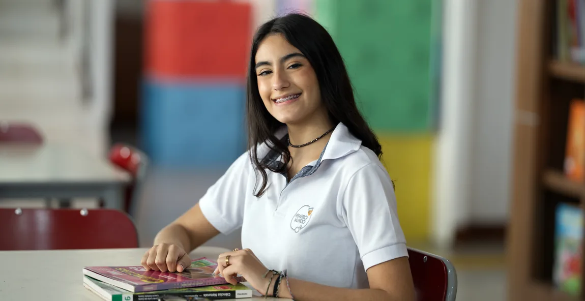 Aluno do Ensino Médio do Primeiro Mundo em atividade bilíngue